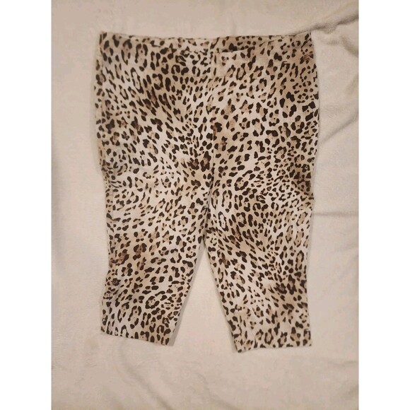 Chico's Cheetah Animal Print Slim Pull On Capris Size 2.5 (US 14) - Picture 1 of 8